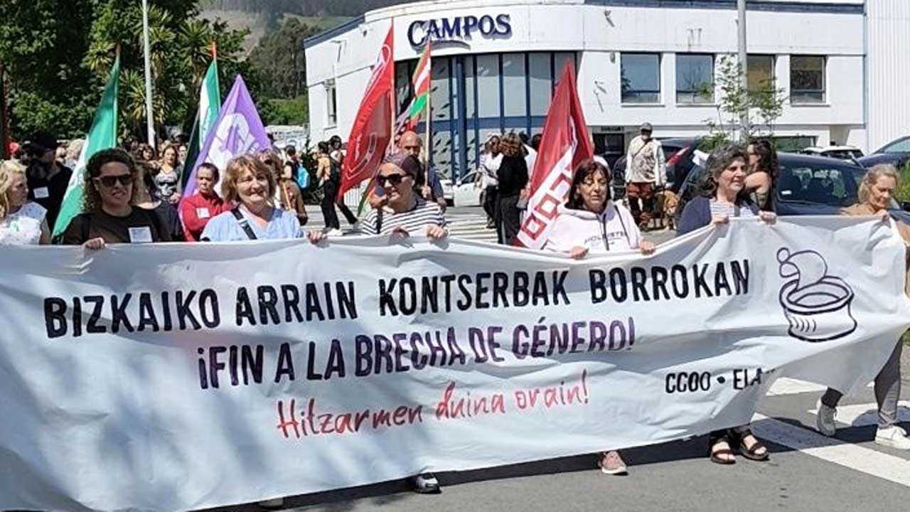 Las trabajadoras de las conservas de Bizkaia, en plena lucha